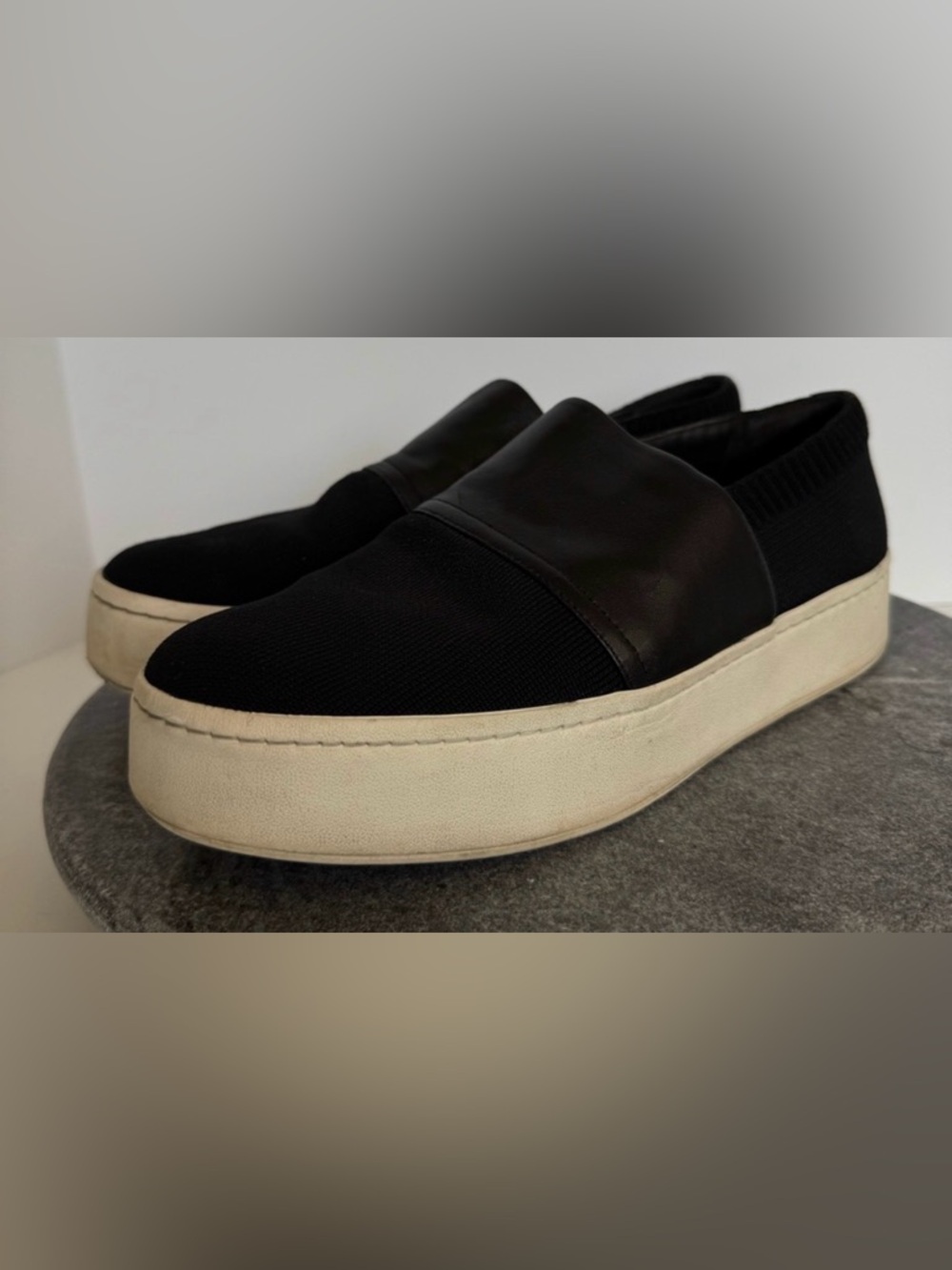 Vince Ward Knit Black Round Toe Slip On Sneakers 9.5